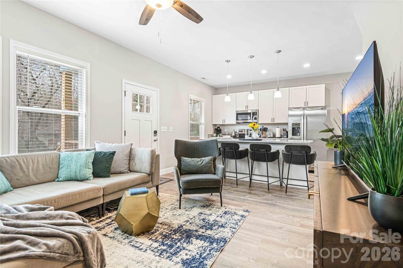 22 Daniel Rd, Asheville, NC 28806