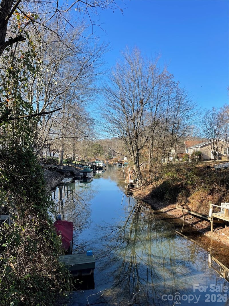 150 Driftwood Dr, Mooresville, NC 28117