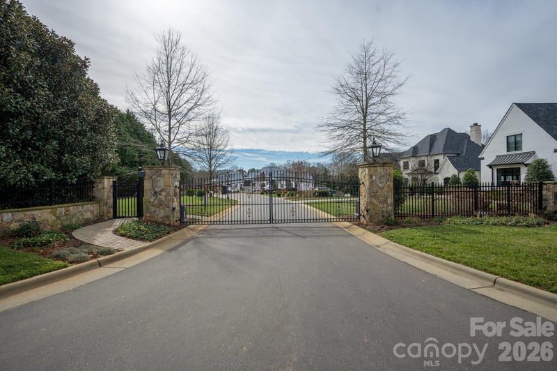 504 Bear Paw Dr, Waxhaw, NC 28173