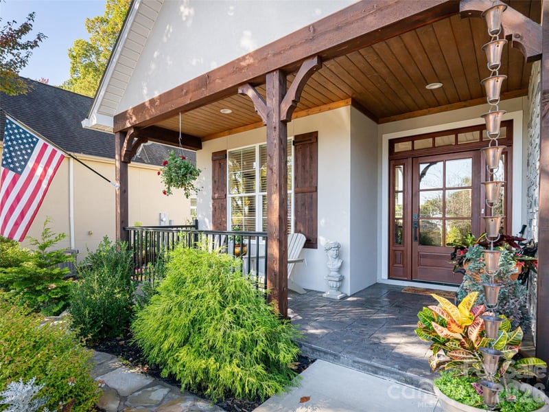 58 Carriage Highlands Ct, Hendersonville, NC 28791