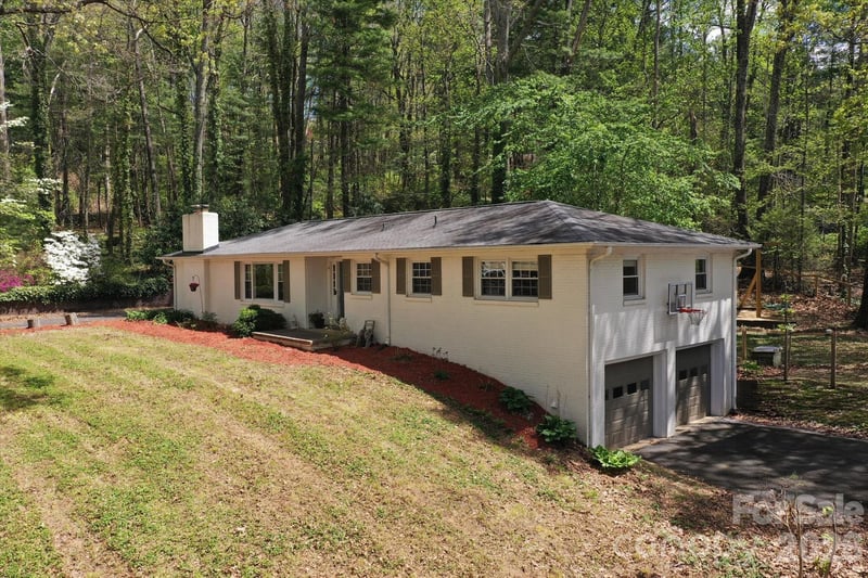 6 Marley Dr, Flat Rock, NC 28731