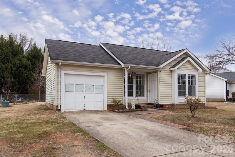 4803 Harri Ann Dr, Charlotte, NC 28227