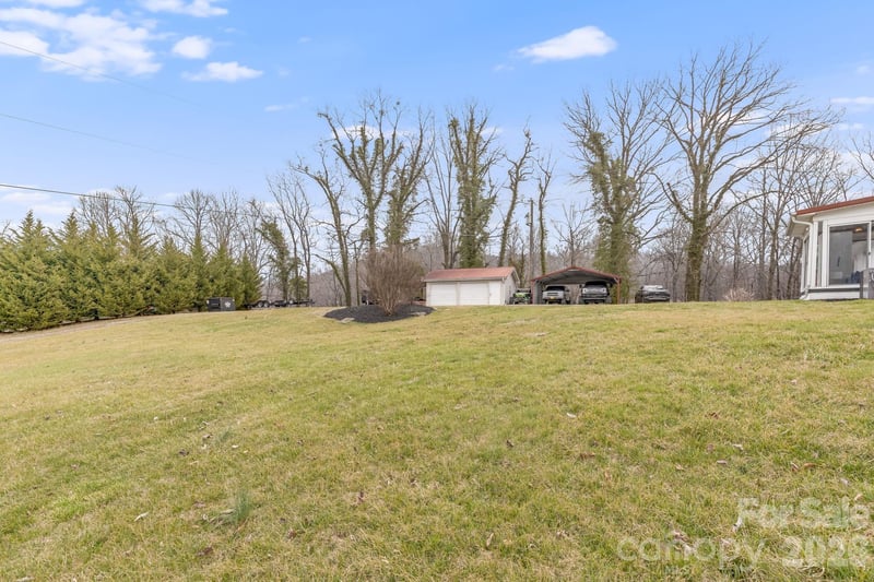 52 Baby Jane Ln, Hendersonville, NC 28792