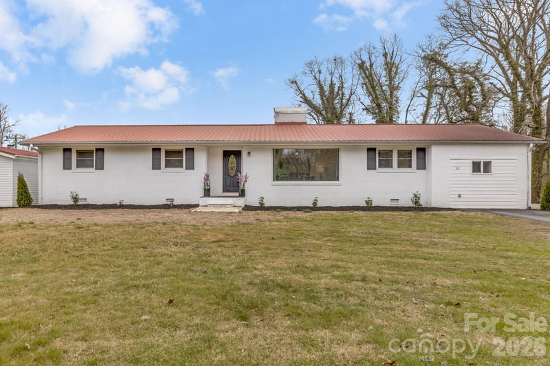 52 Baby Jane Ln, Hendersonville, NC 28792
