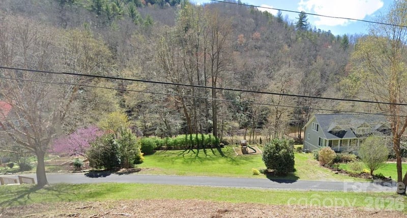 84 Ahoya Trl, Whittier, NC 28789