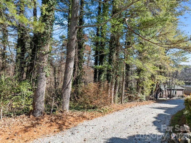 000 Oscelake Way #6 and 14, Hendersonville, NC 28739