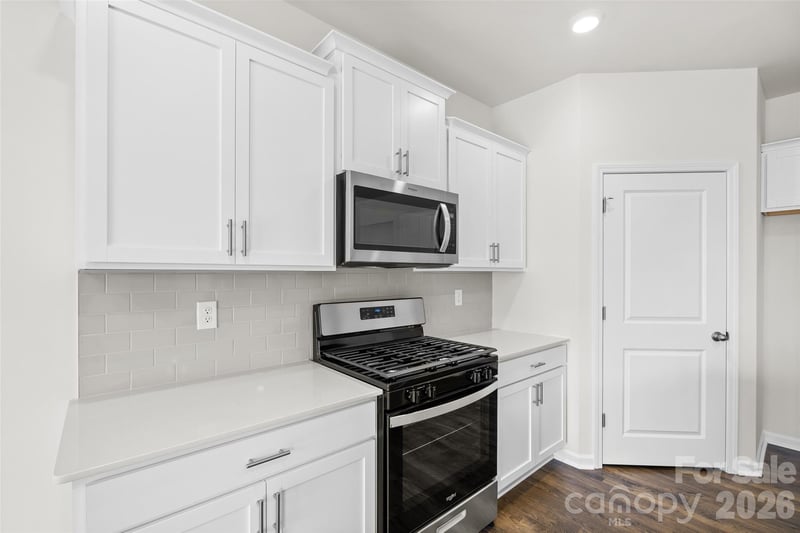 65 Ridgehaven Dr, Waynesville, NC 28786