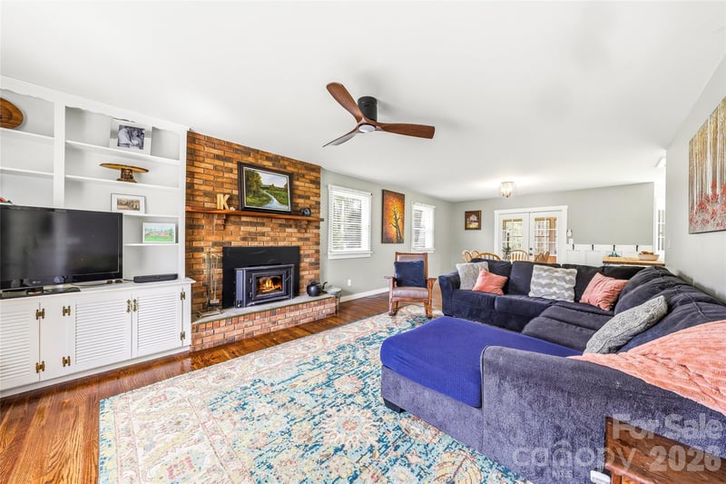 32 Ashley Pl, Etowah, NC 28729