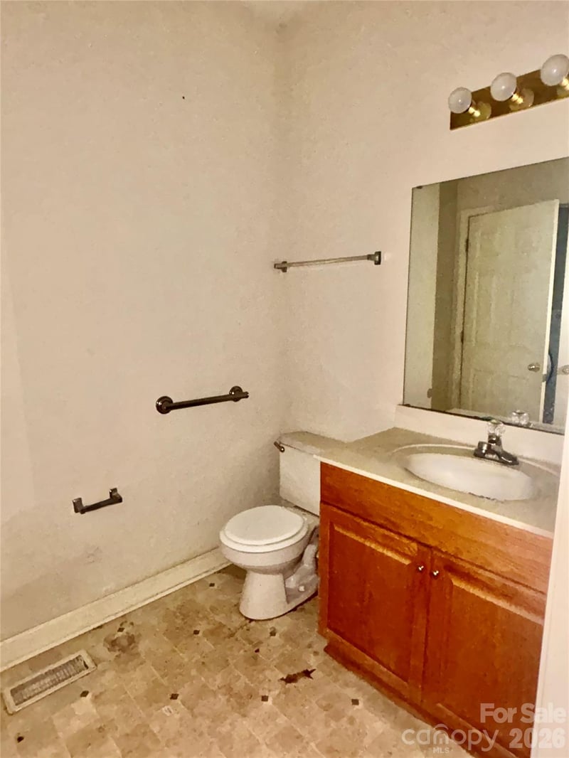 32 Kilmer Ct, Taylorsville, NC 28681