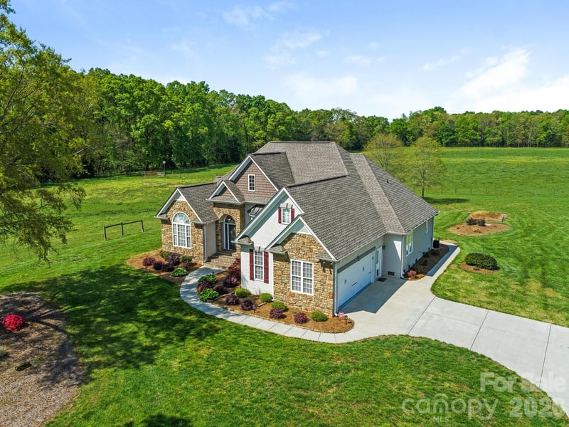 16160 Hopewell Church Rd, Midland, NC 28107