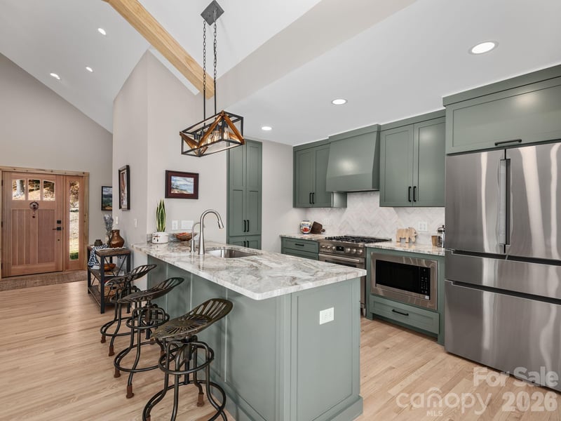 41 Robinhood Rd, Asheville, NC 28804