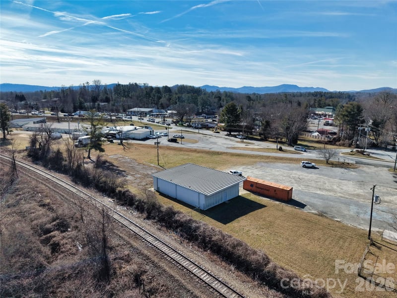 802 Grove St, Hendersonville, NC 28792