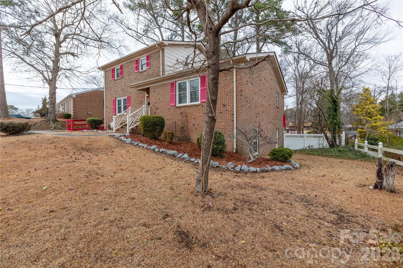 611 Park Ave, Roanoke Rapids, NC 27870