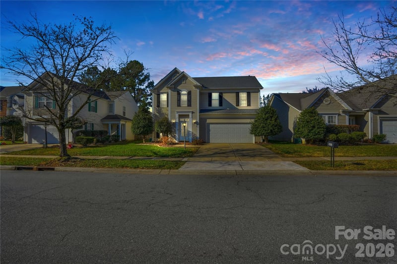 5815 Waverly Lynn Ln, Charlotte, NC 28269