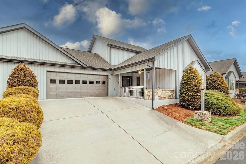 429 Kyfields Dr, Weaverville, NC 28787