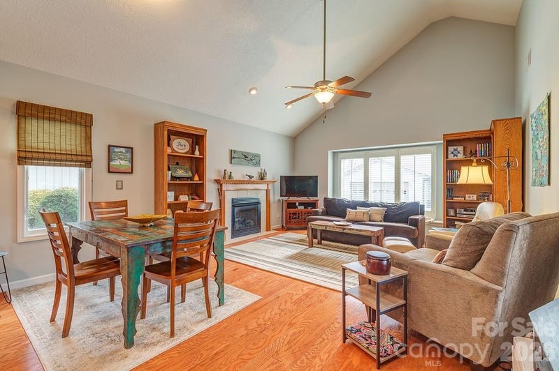 429 Kyfields Dr, Weaverville, NC 28787