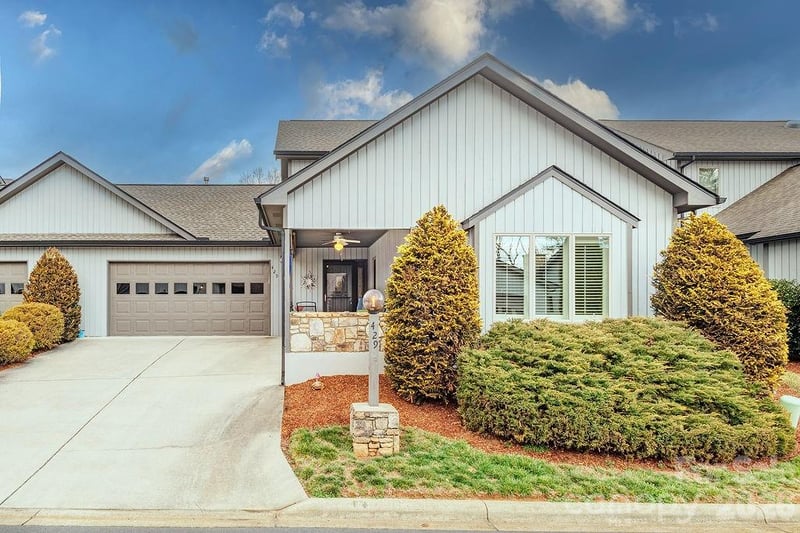 429 Kyfields Dr, Weaverville, NC 28787