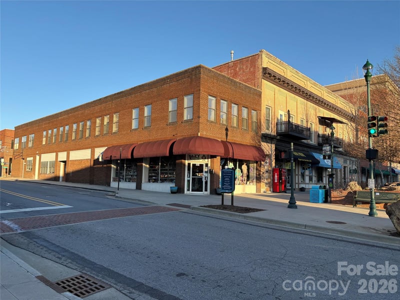 501 Main St, Hendersonville, NC 28792