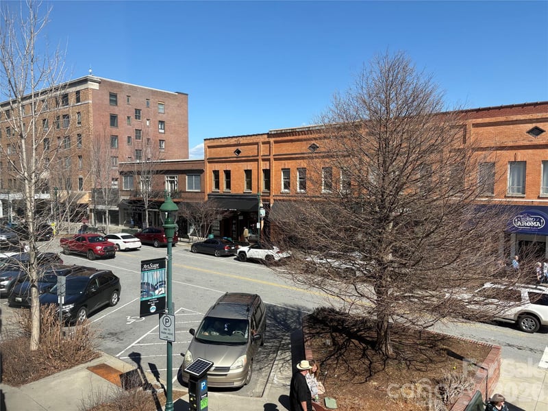 501 Main St, Hendersonville, NC 28792