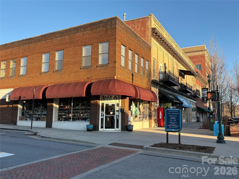 501 Main St, Hendersonville, NC 28792