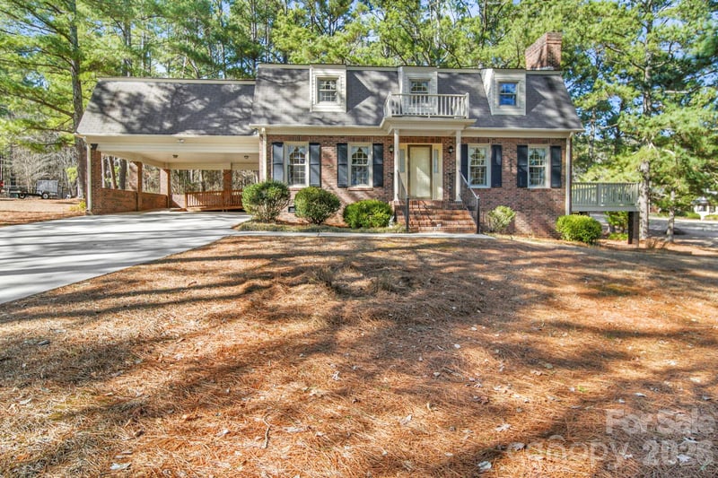 219 Williamsburg Ln, Wadesboro, NC 28170