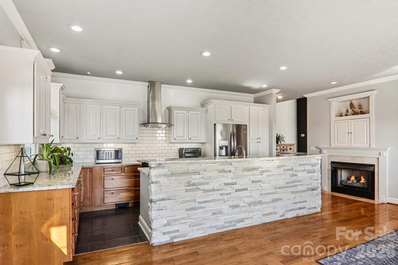 209 Rowland Dr, Laurel Park, NC 28739