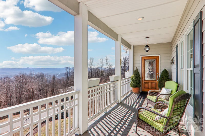 209 Rowland Dr, Laurel Park, NC 28739