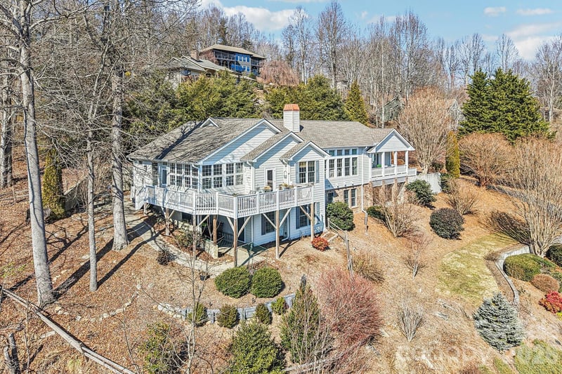 209 Rowland Dr, Laurel Park, NC 28739