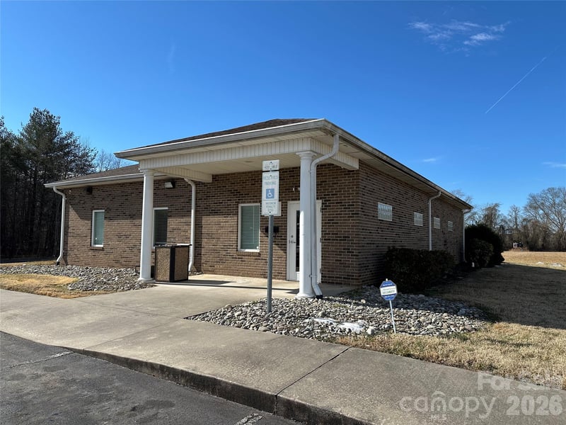 527 West Park Cir, North Wilkesboro, NC 28659
