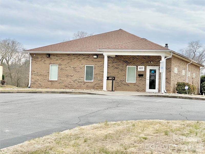 527 West Park Cir, North Wilkesboro, NC 28659