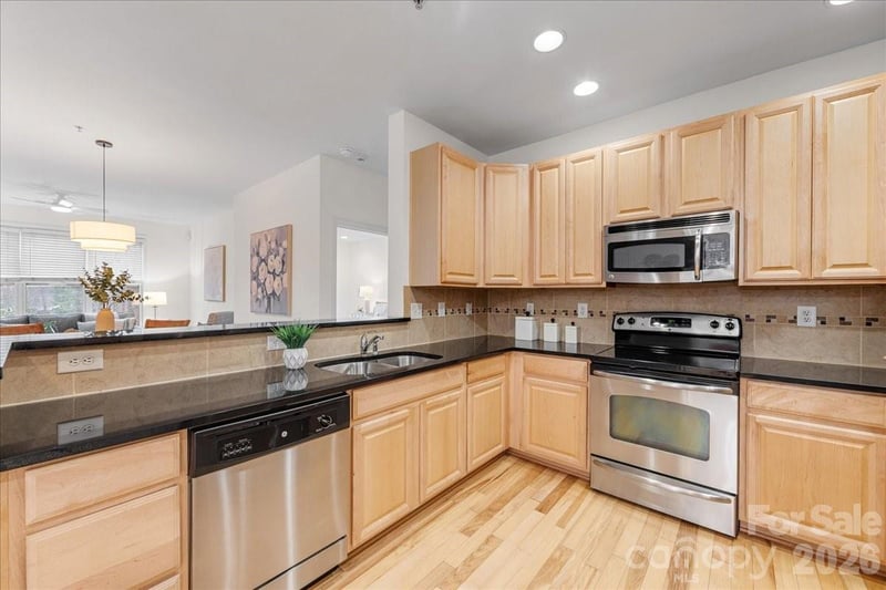 1000 Woodlawn Rd #118, Charlotte, NC 28209