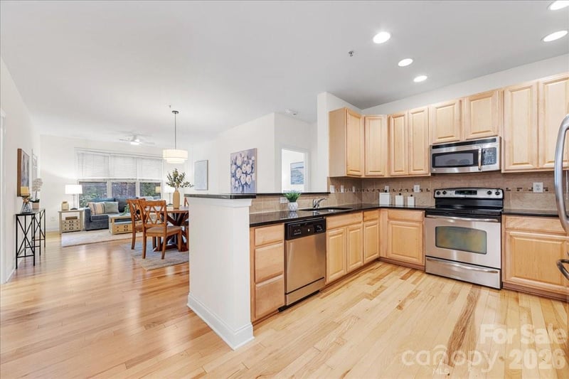 1000 Woodlawn Rd #118, Charlotte, NC 28209