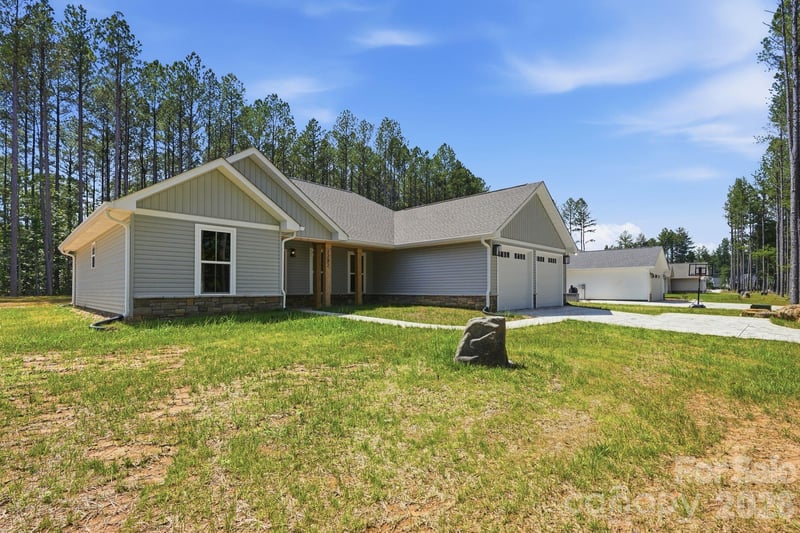 2287 Lee Lawing Rd, Lincolnton, NC 28092