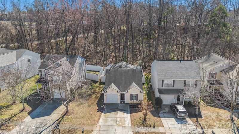 1031 Allegiance Dr, Charlotte, NC 28217