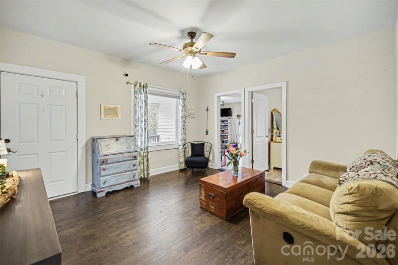 2878 Millstone Dr, Gastonia, NC 28054