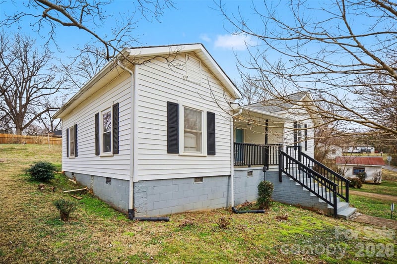 2878 Millstone Dr, Gastonia, NC 28054