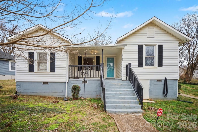 2878 Millstone Dr, Gastonia, NC 28054