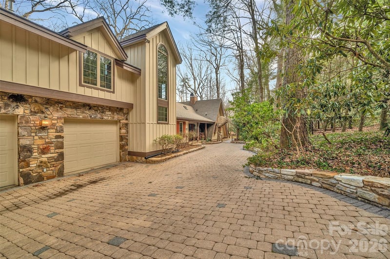 562 West Club Blvd, Lake Toxaway, NC 28747