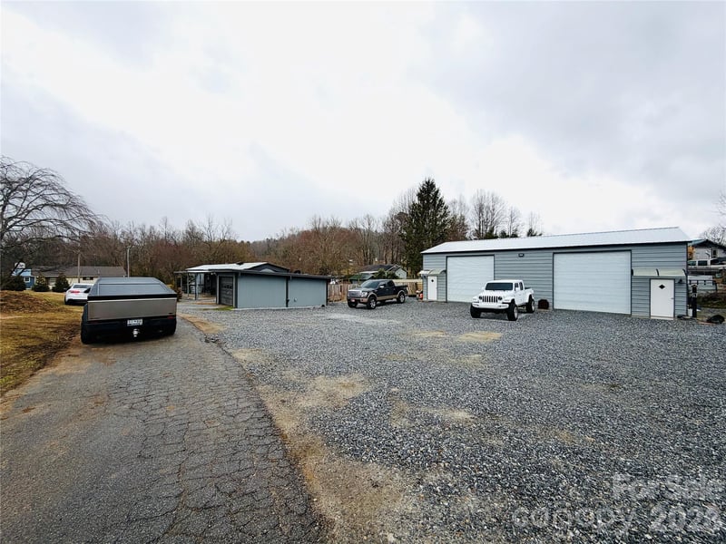 3021 Spartanburg Hw, East Flat Rock, NC 28726