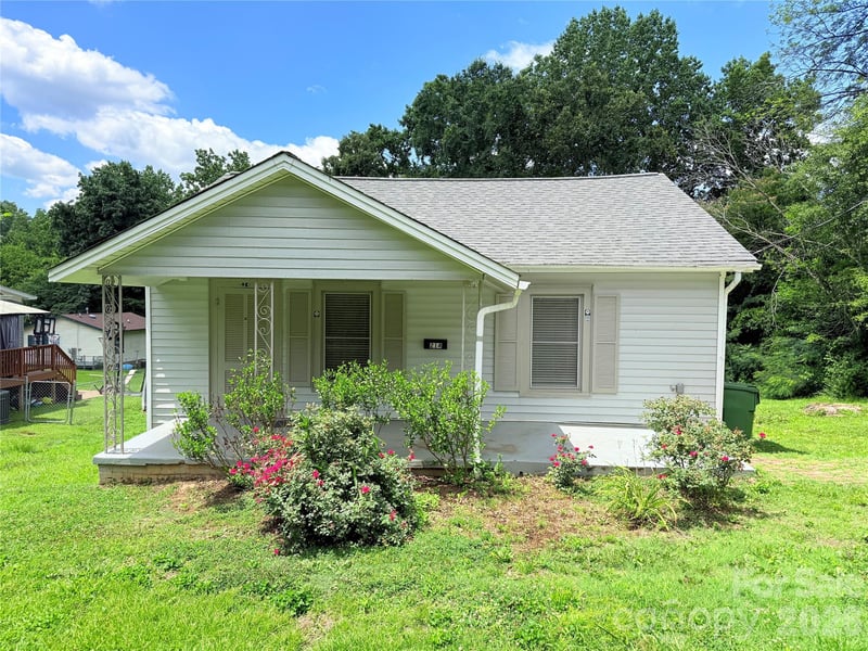 214 Wood St, Mount Holly, NC 28120