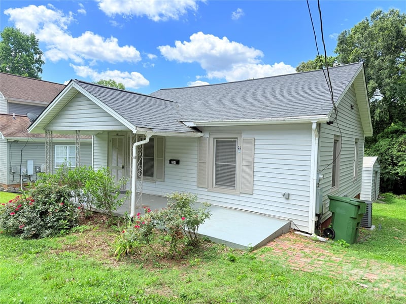 214 Wood St, Mount Holly, NC 28120
