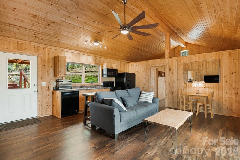 120 Wilderness Dr, Weaverville, NC 28787