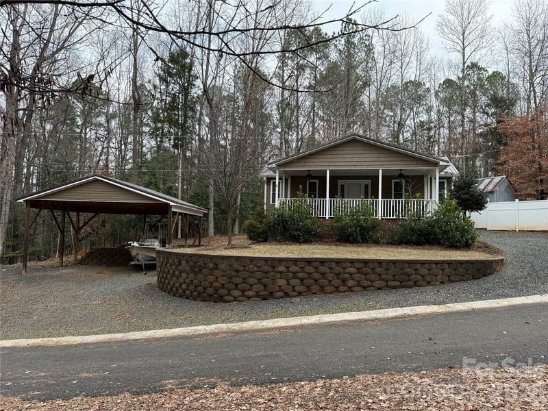 110 Indian Harbor Cir #E237/238, Mount Gilead, NC 27306