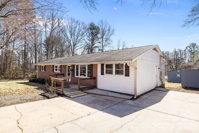 2629 Fairgreen Dr, Gastonia, NC 28056