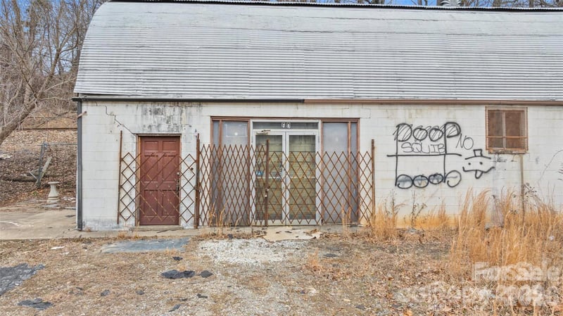 58 Sweeten Creek Rd, Asheville, NC 28804