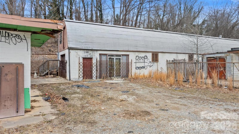 58 Sweeten Creek Rd, Asheville, NC 28804