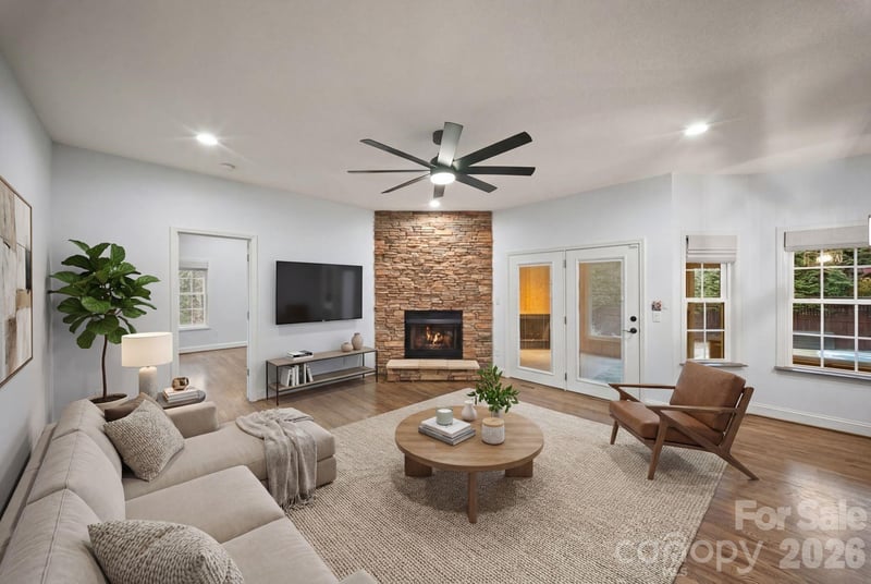 21 Hope Rd, Weaverville, NC 28787