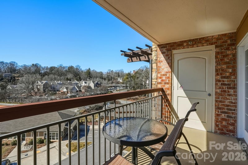 402 Bowling Park Rd #402, Asheville, NC 28803