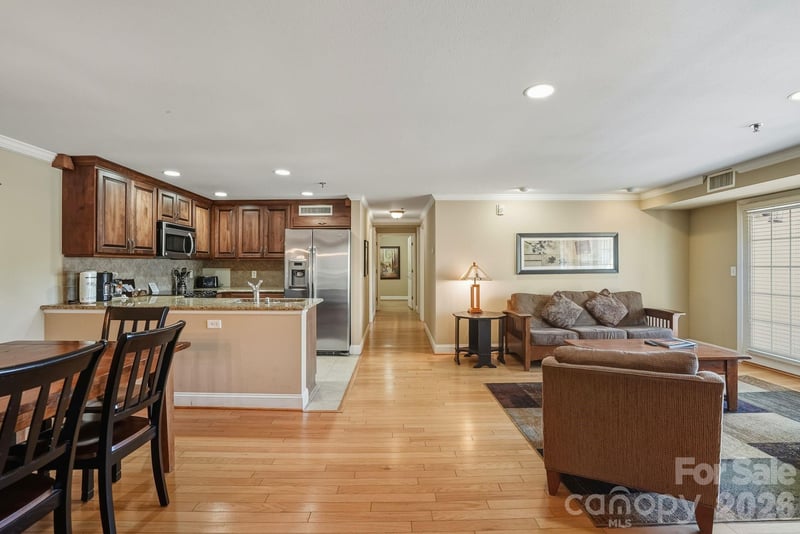 402 Bowling Park Rd #402, Asheville, NC 28803