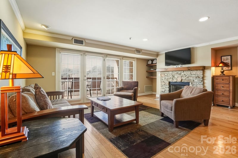402 Bowling Park Rd #402, Asheville, NC 28803